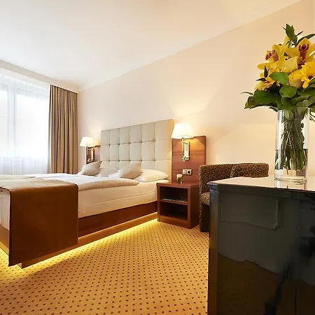 Admiral Am Kurpark 4*