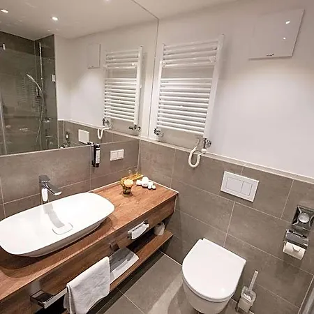Admiral Am Kurpark Szálloda 4*