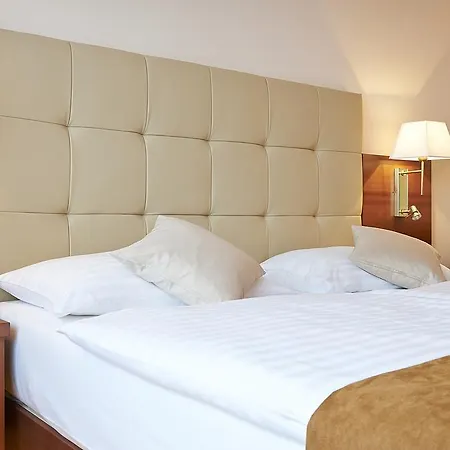 Admiral Am Kurpark Hotel 4*