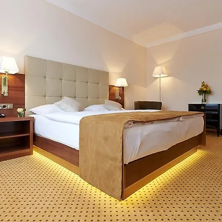 Admiral Am Kurpark Hotel 4*
